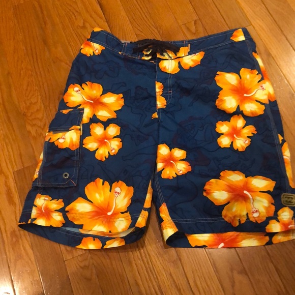 Billabong size 32 Men’s Board-shorts w/Leg Pocket